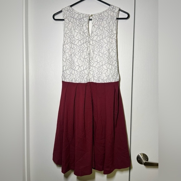 Charming Charlies Fit & Flare Ivory & Wine Dress - Picture 5 of 8